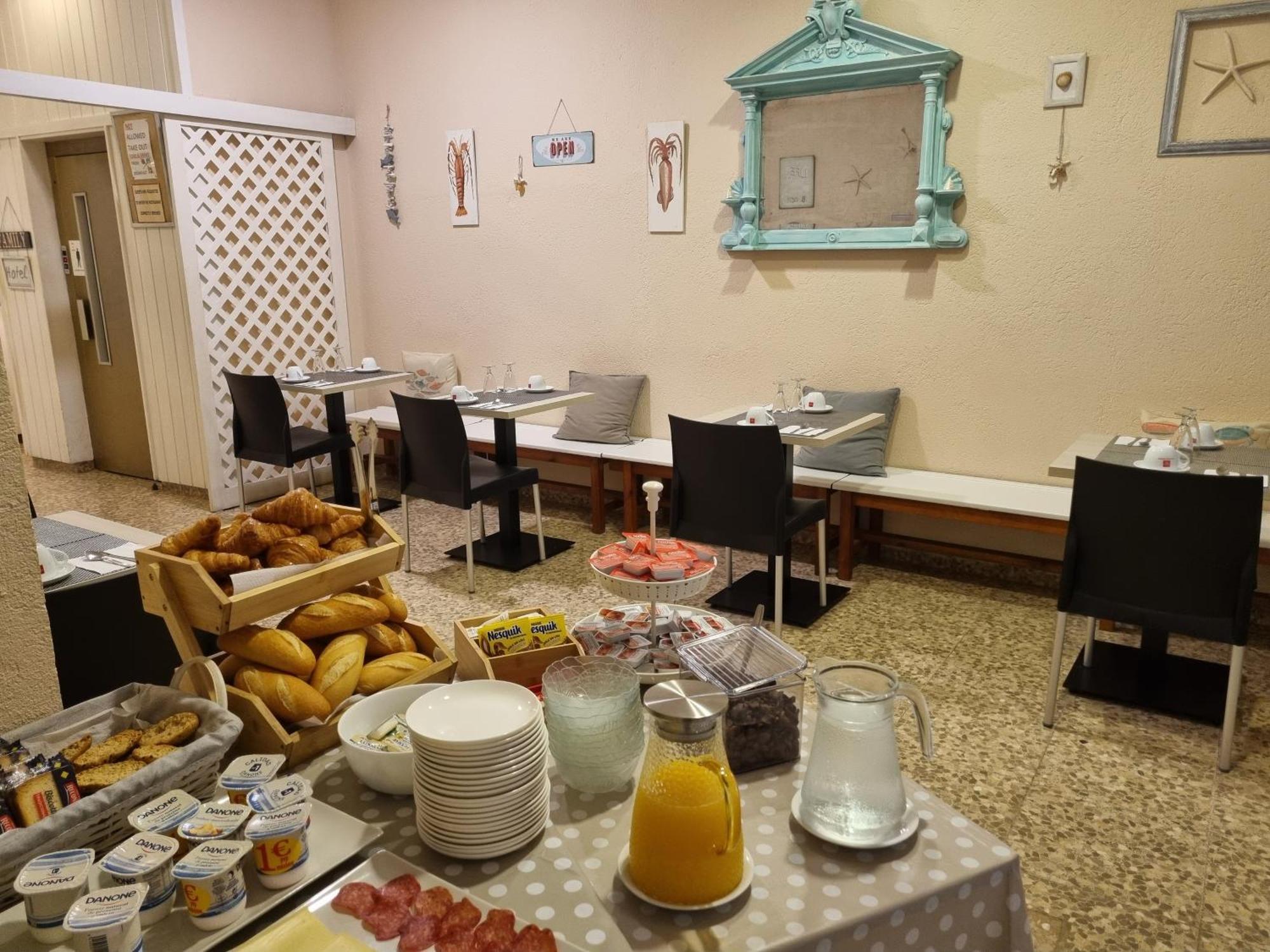Hotel Maeva ,1 Star B&B Льорет-де-Мар Экстерьер фото